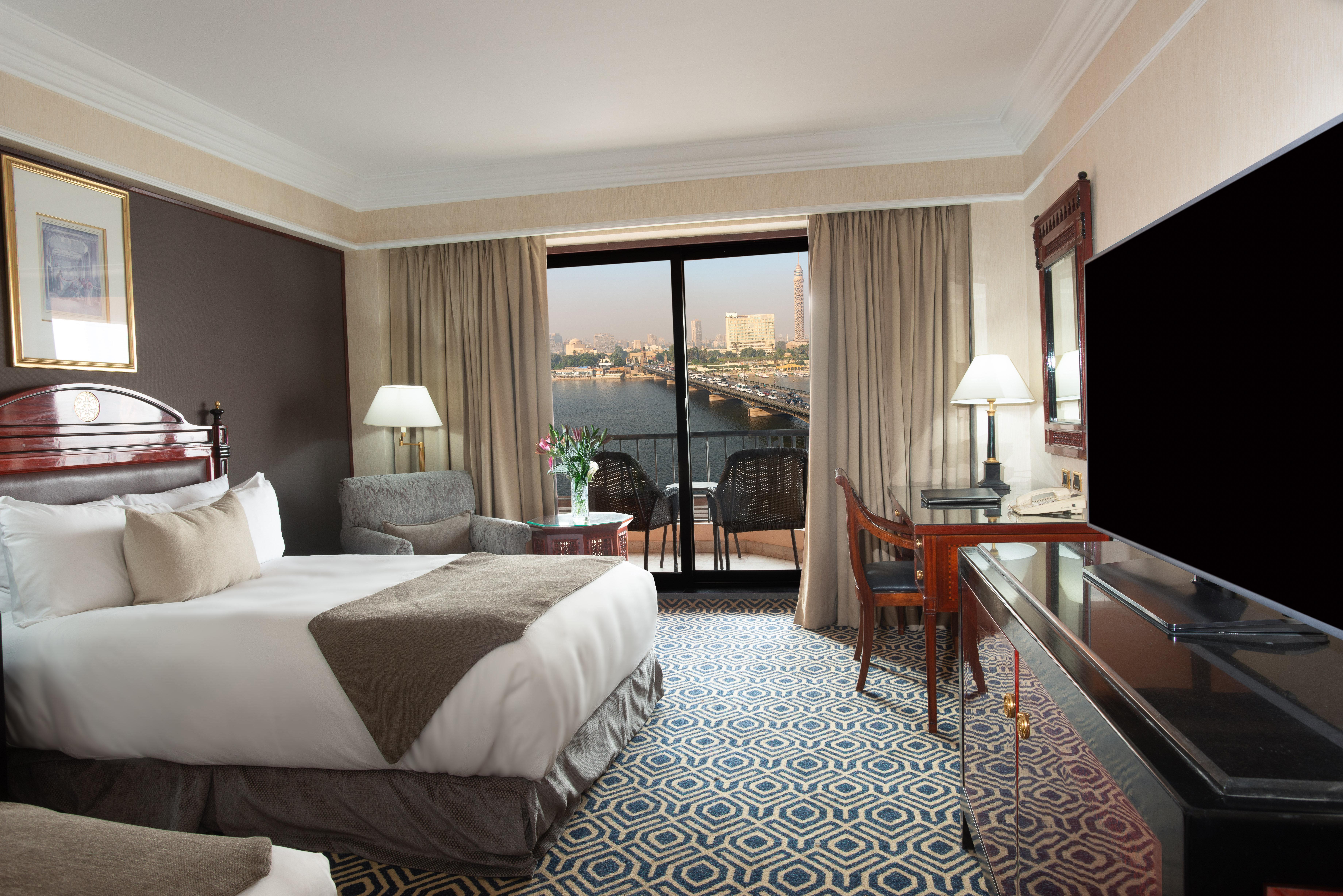 InterContinental Cairo Semiramis, an IHG Hotel Esterno foto A guest room at the Four Seasons Hotel, Cairo