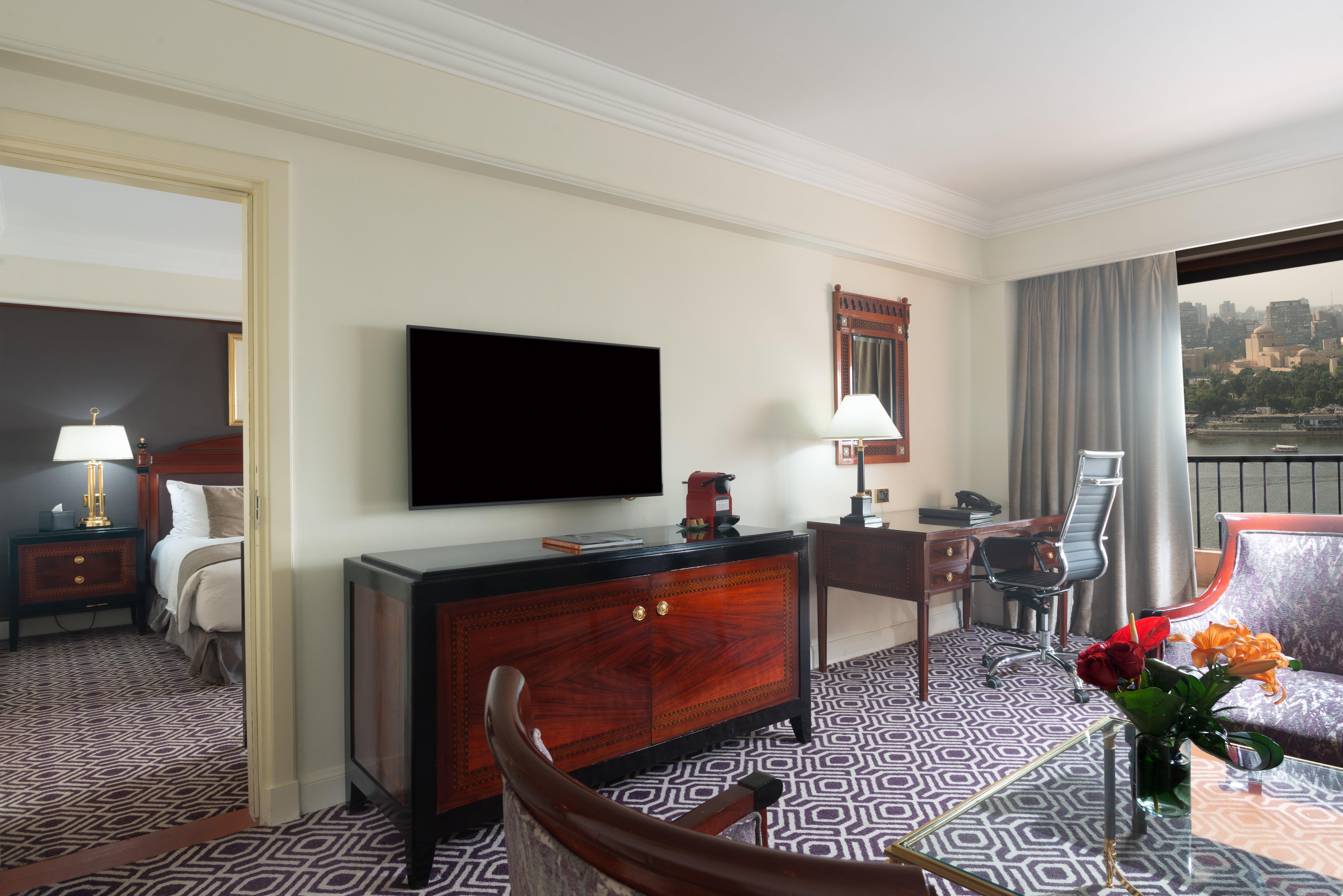 InterContinental Cairo Semiramis, an IHG Hotel Esterno foto A suite at the Four Seasons Hotel, Cairo