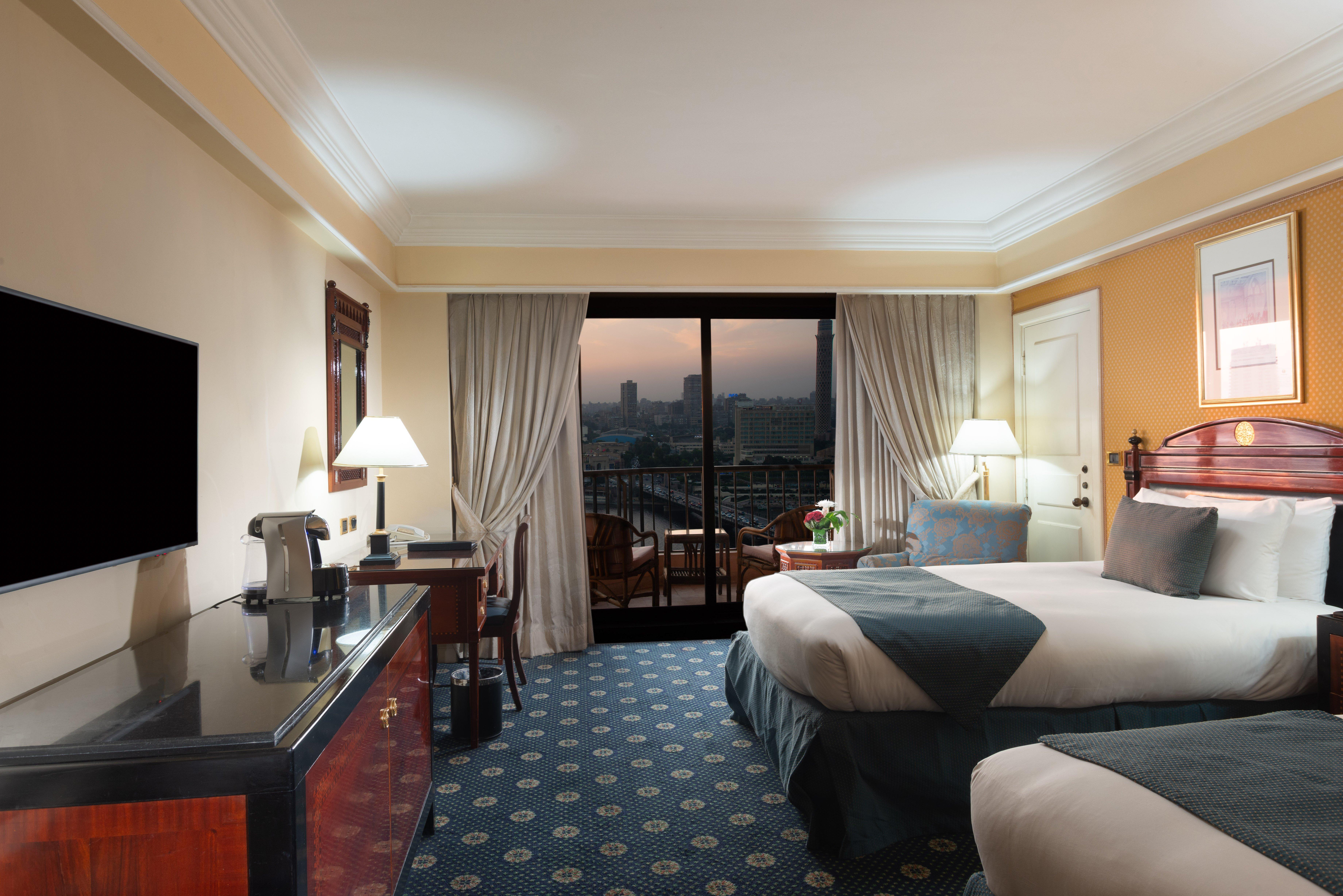 InterContinental Cairo Semiramis, an IHG Hotel Esterno foto A guest room at the Sheraton Cairo