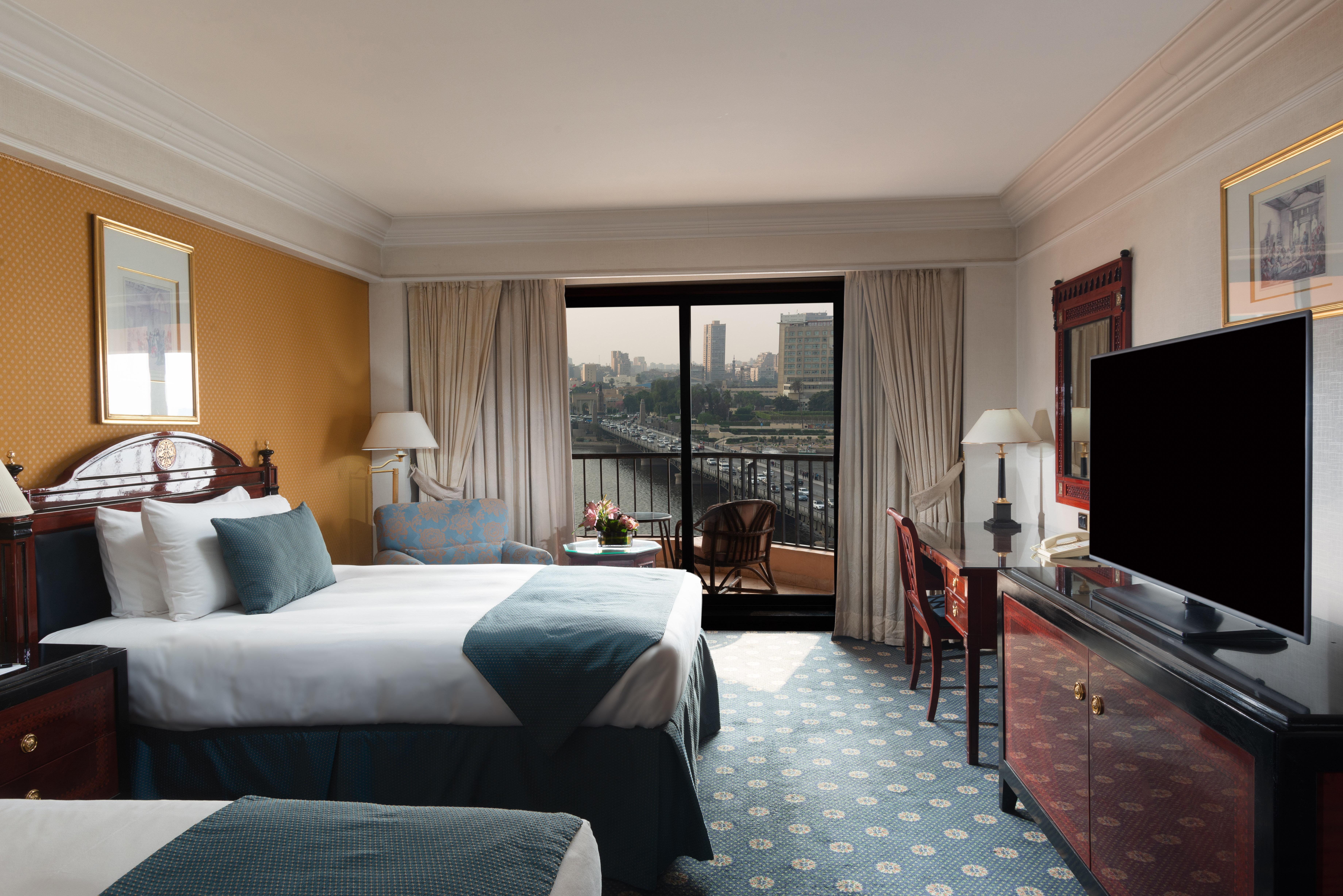 InterContinental Cairo Semiramis, an IHG Hotel Esterno foto A guest room at the InterContinental San Francisco