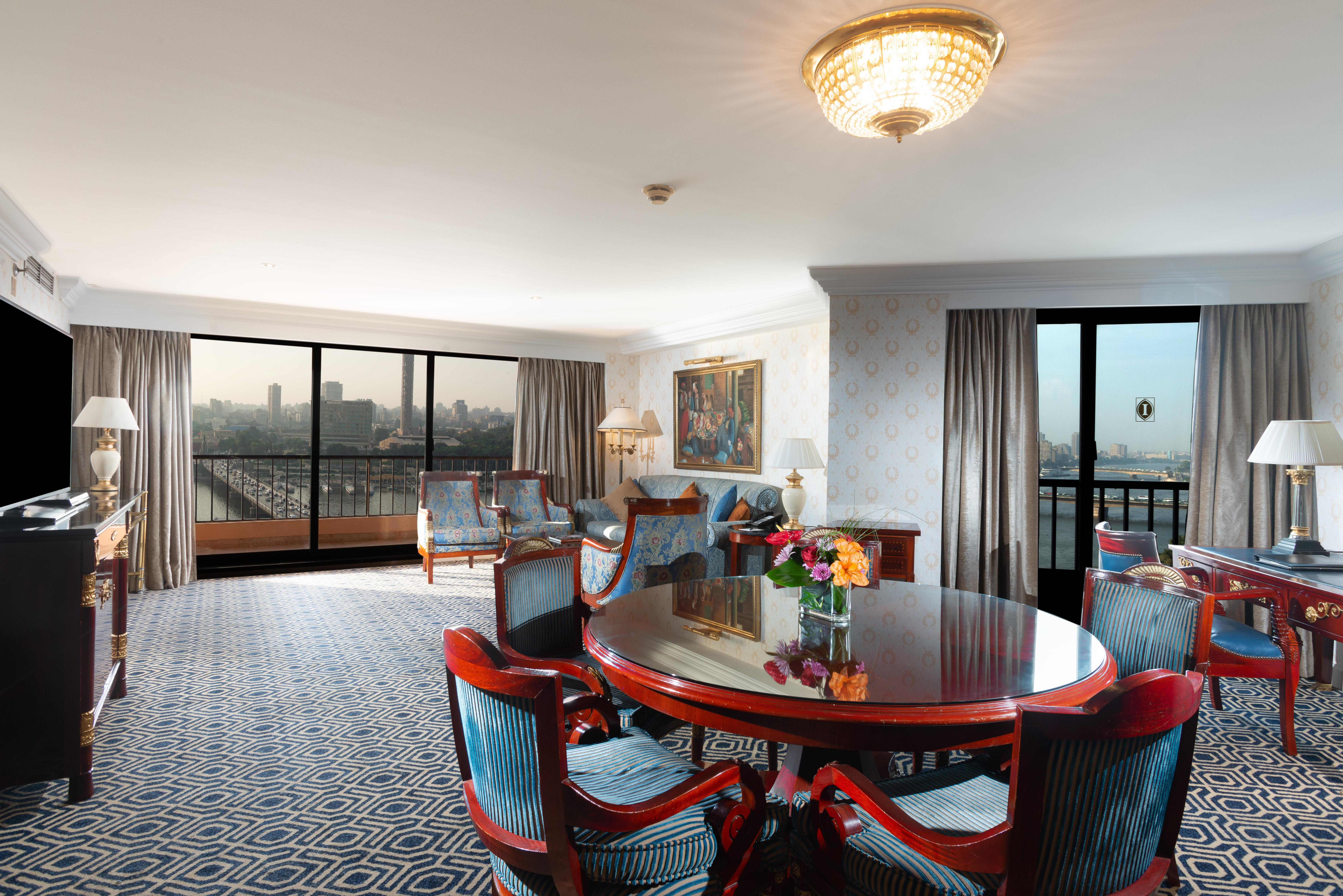 InterContinental Cairo Semiramis, an IHG Hotel Esterno foto A suite at the Grand Hyatt Hotel, Cairo